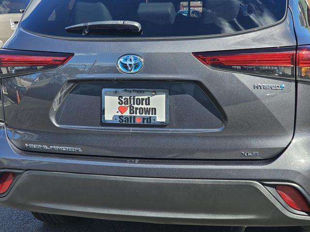 used 2021 Toyota Highlander Hybrid car, priced at $30,990