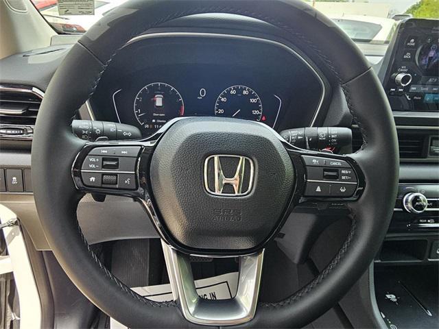 new 2025 Honda Pilot car, priced at $43,742