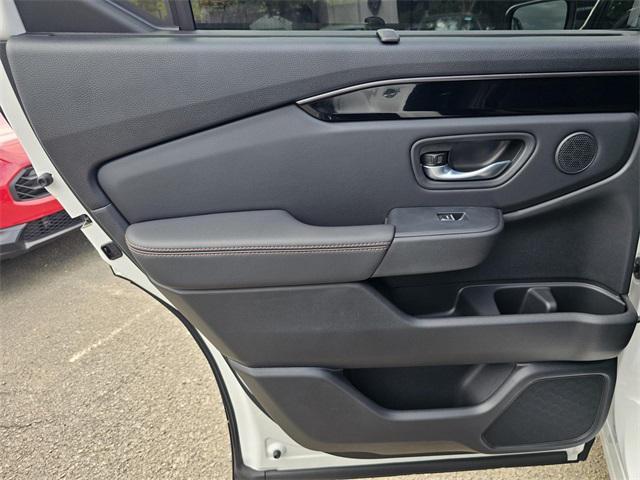 new 2025 Honda Pilot car, priced at $46,759