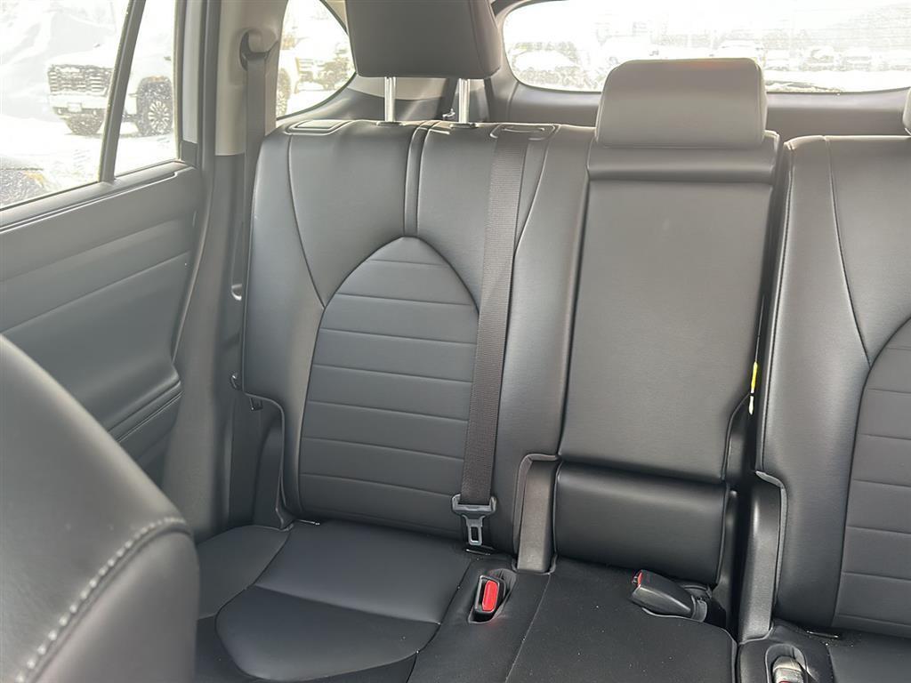 used 2022 Toyota Highlander car, priced at $33,996