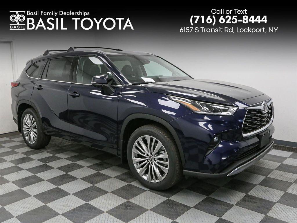 new 2023 Toyota Highlander car