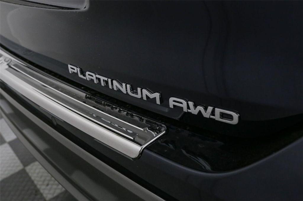 new 2023 Toyota Highlander car