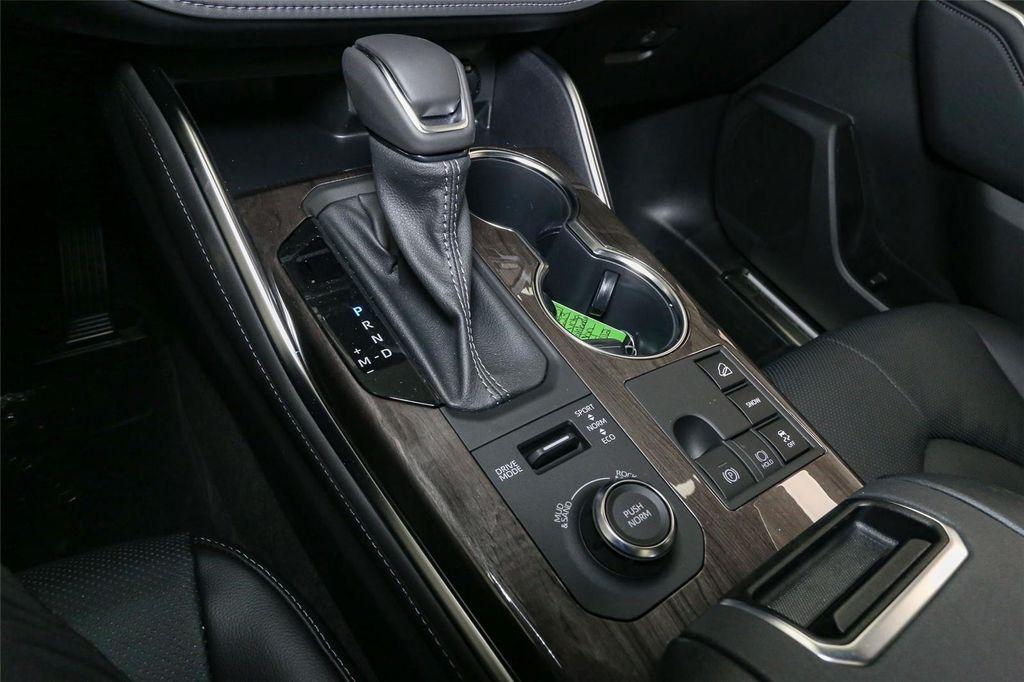 new 2023 Toyota Highlander car