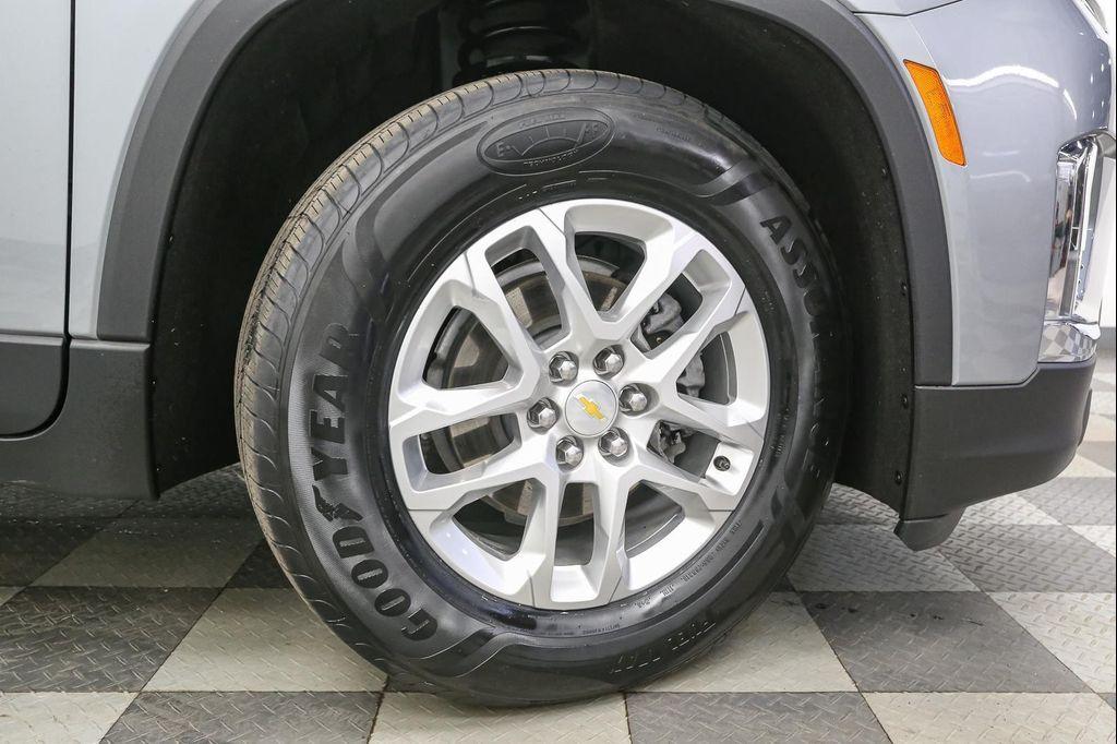 used 2023 Chevrolet Traverse car, priced at $30,500