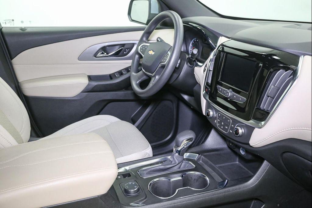 used 2023 Chevrolet Traverse car, priced at $30,500