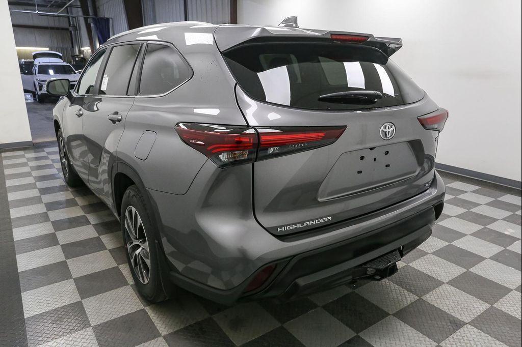 new 2026 Toyota Highlander Hybrid car, priced at $51,172