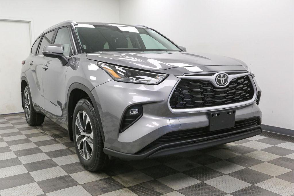 new 2026 Toyota Highlander Hybrid car, priced at $51,172