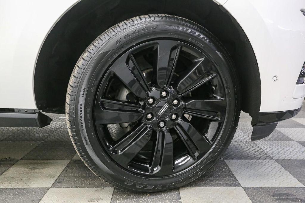 used 2024 Lincoln Navigator car, priced at $52,999