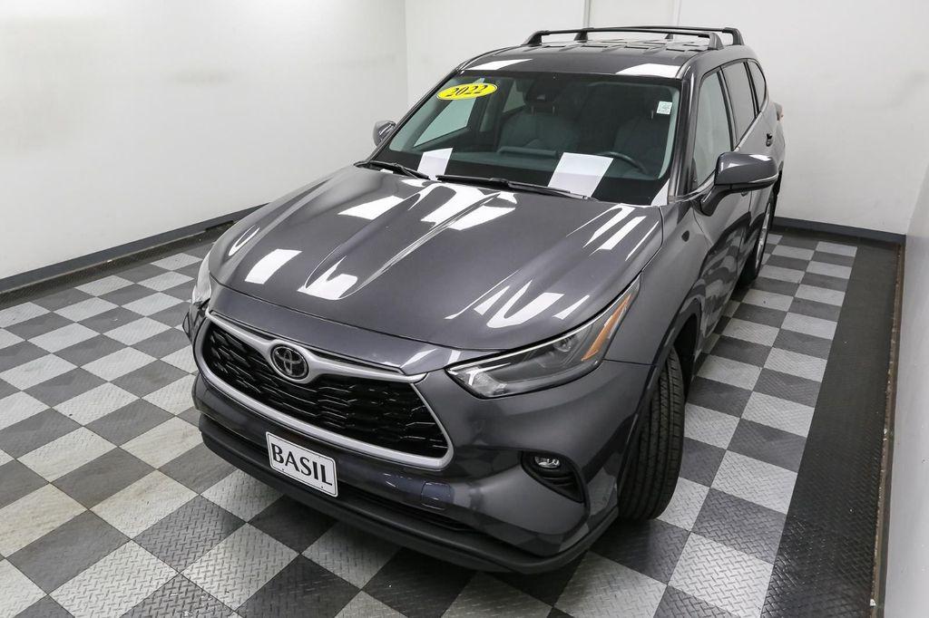 used 2022 Toyota Highlander car, priced at $30,499