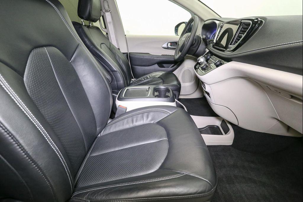 used 2022 Chrysler Pacifica car, priced at $32,466