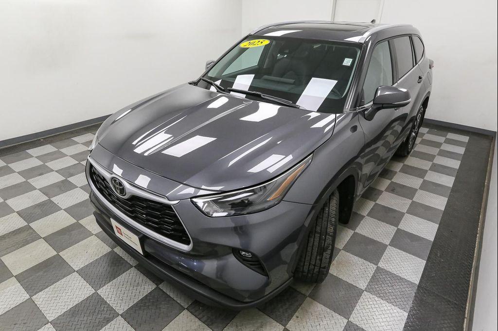 used 2025 Toyota Highlander car, priced at $43,999