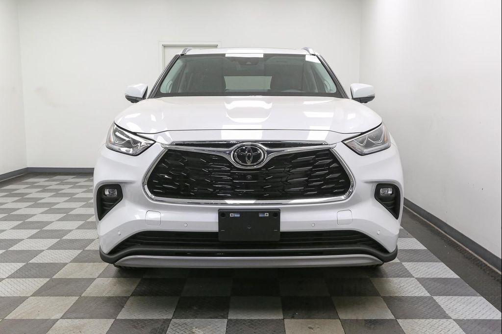 new 2026 Toyota Highlander Hybrid car, priced at $58,068
