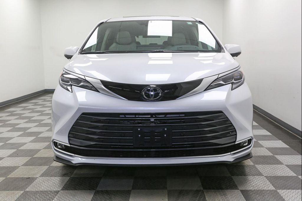 new 2026 Toyota Sienna car, priced at $62,395