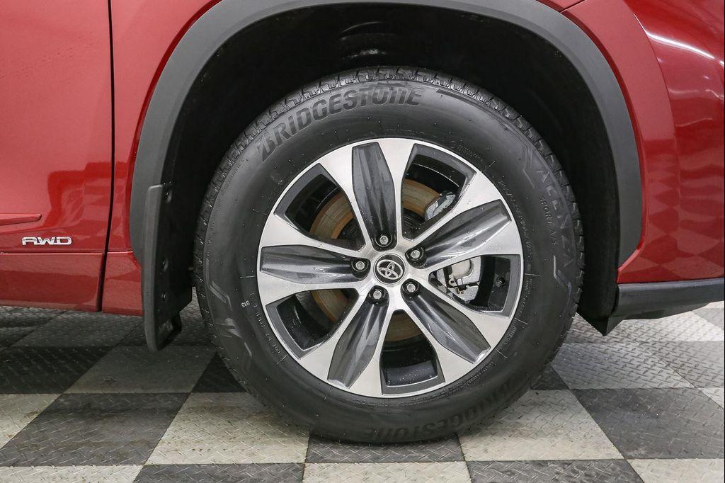 new 2026 Toyota Highlander Hybrid car, priced at $50,697