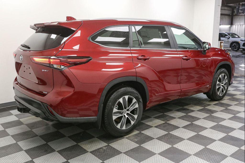 new 2026 Toyota Highlander Hybrid car, priced at $50,697