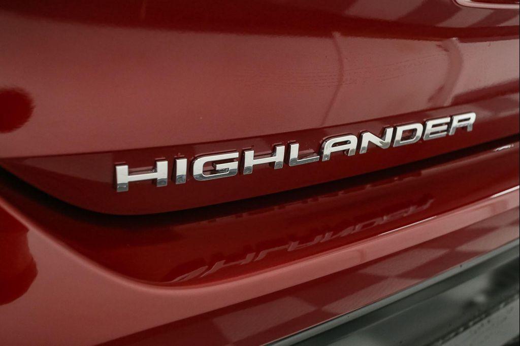 new 2026 Toyota Highlander Hybrid car, priced at $50,697