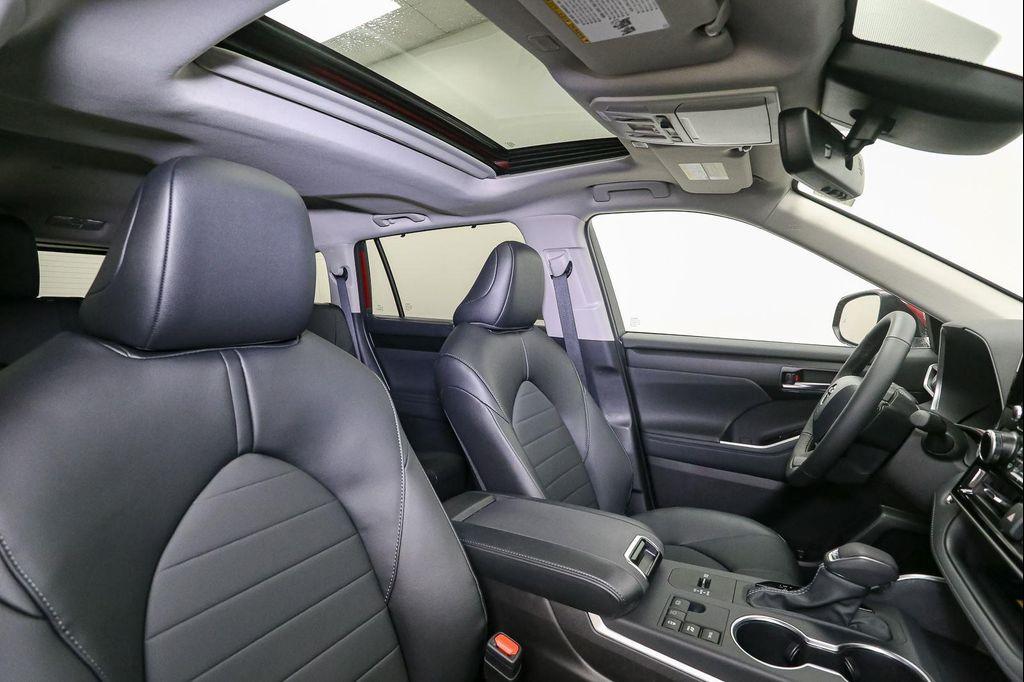 new 2026 Toyota Highlander Hybrid car, priced at $50,697