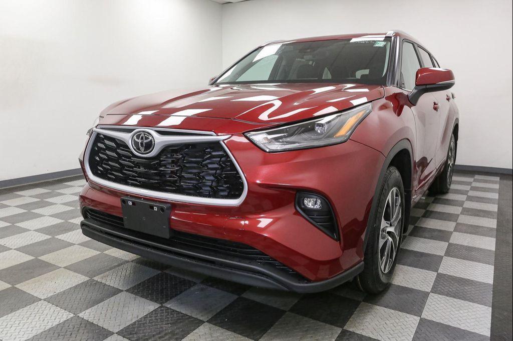 new 2026 Toyota Highlander Hybrid car, priced at $50,697