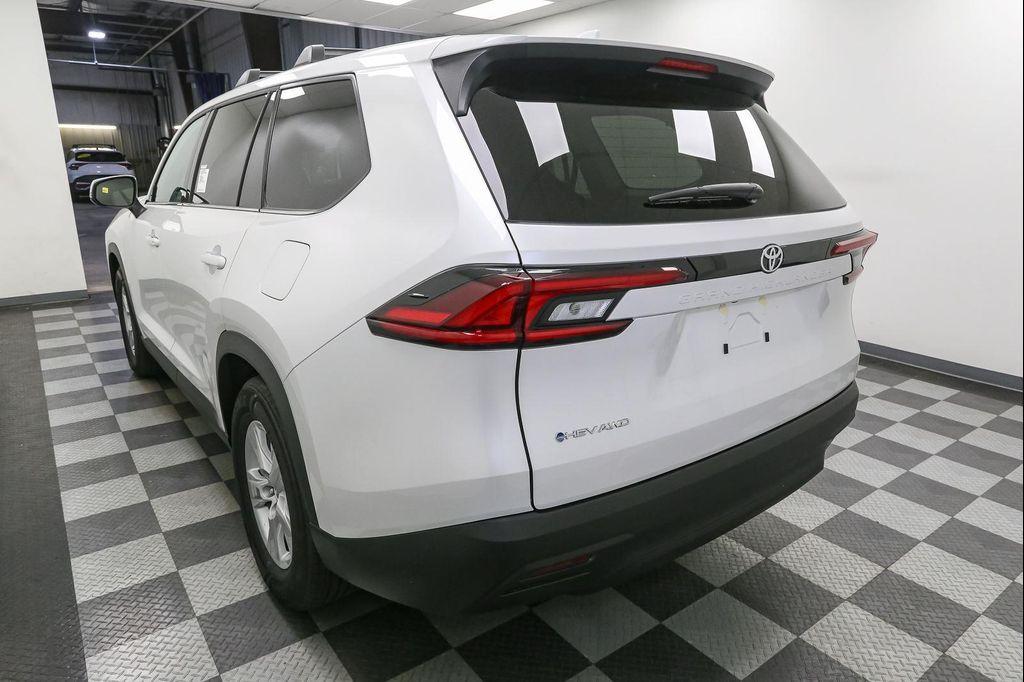new 2026 Toyota Highlander Hybrid car, priced at $48,289