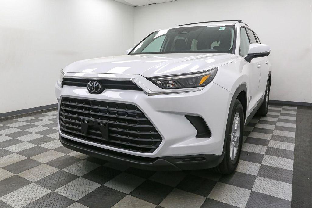 new 2026 Toyota Highlander Hybrid car, priced at $48,289