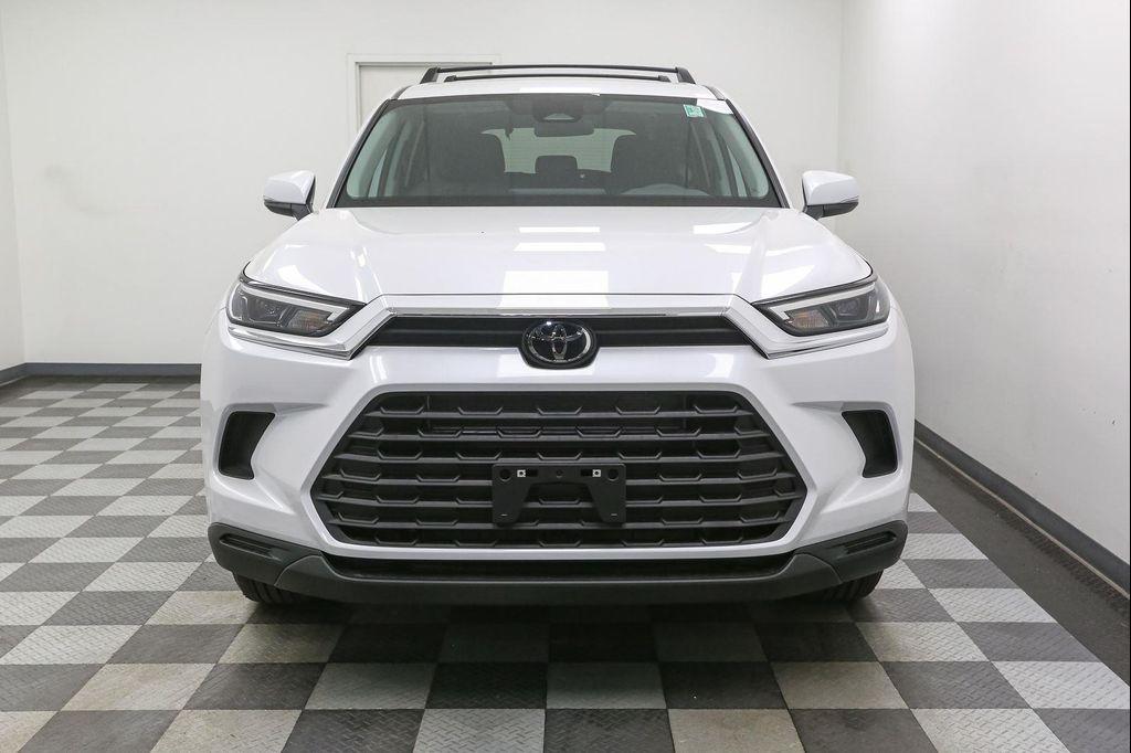 new 2026 Toyota Highlander Hybrid car, priced at $48,289