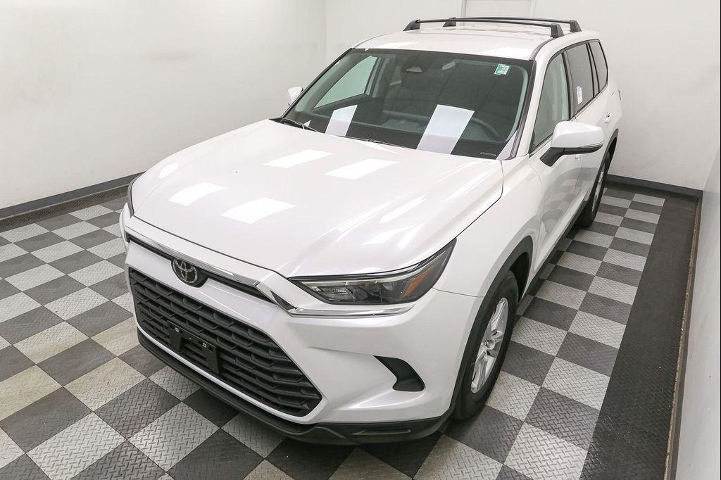 new 2026 Toyota Highlander Hybrid car, priced at $48,289
