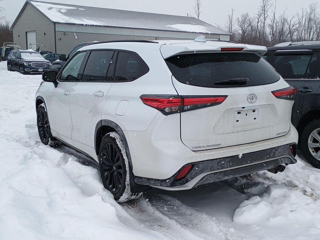 used 2023 Toyota Highlander car