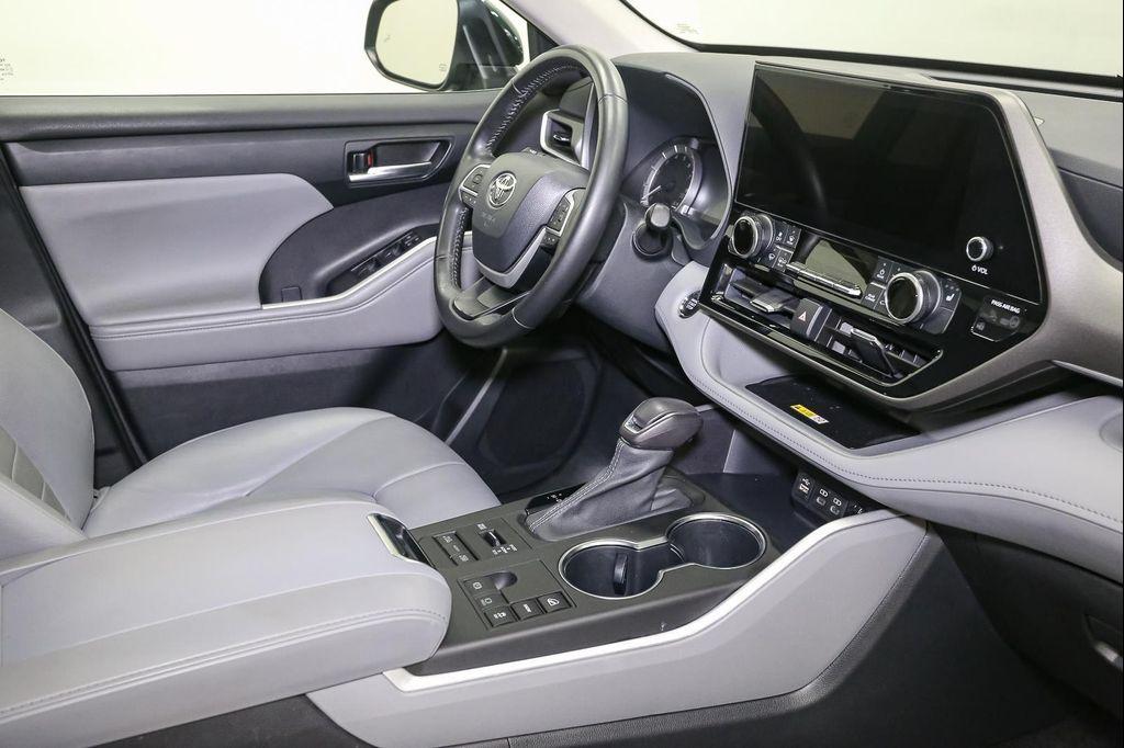 used 2023 Toyota Highlander car, priced at $36,424
