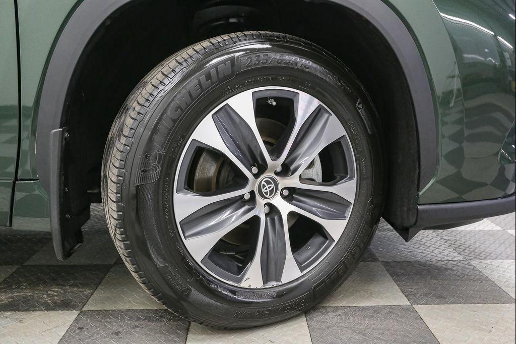 used 2023 Toyota Highlander car, priced at $36,424