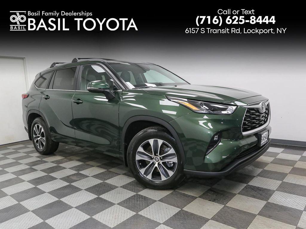 used 2023 Toyota Highlander car, priced at $36,424