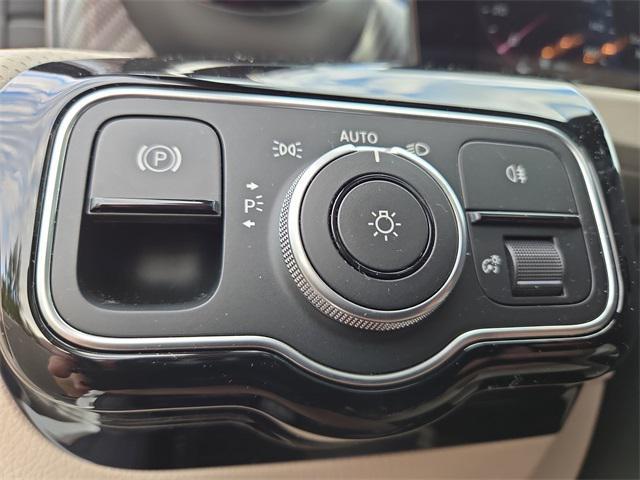 new 2025 Mercedes-Benz CLA 250 car, priced at $48,865