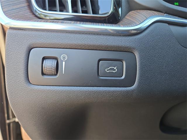 used 2022 Volvo XC60 car, priced at $22,991