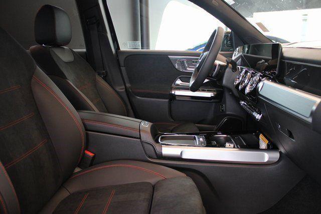 new 2024 Mercedes-Benz GLB 250 car, priced at $56,400