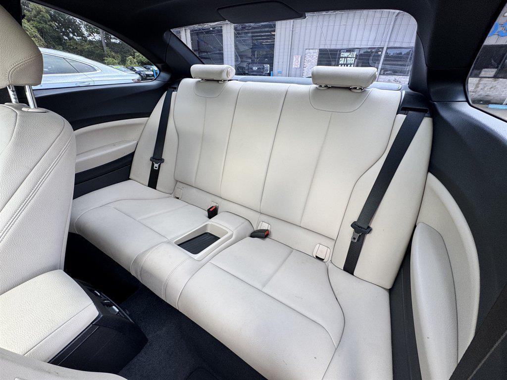 BMW 2 Series view 10