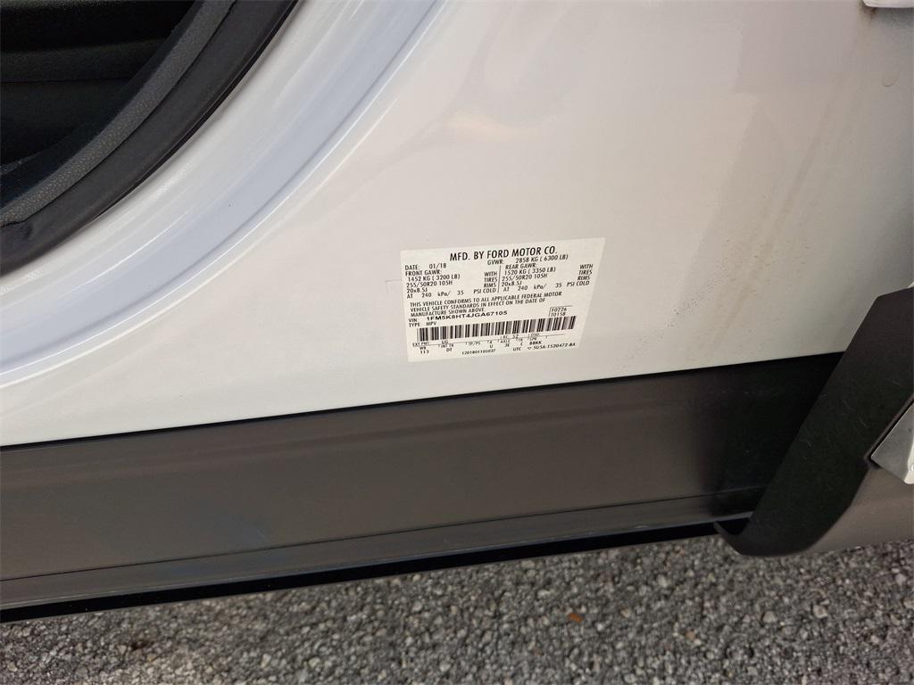 2018 White Platinum Ford Explorer
