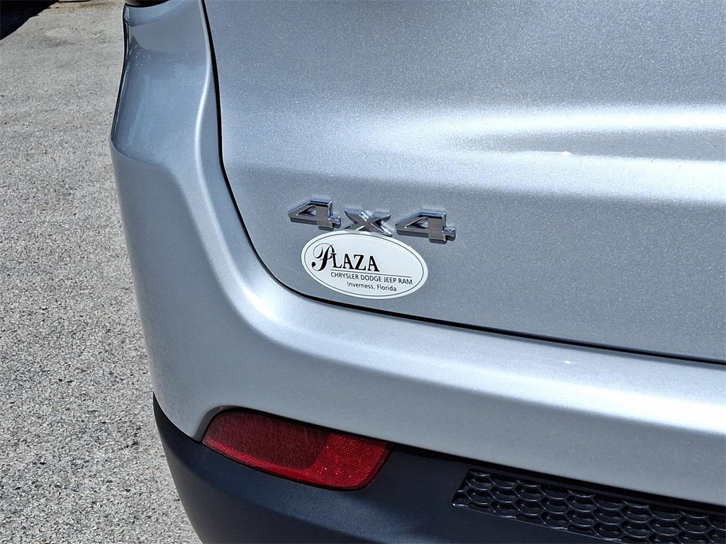 new 2025 Jeep Compass car, priced at $28,654