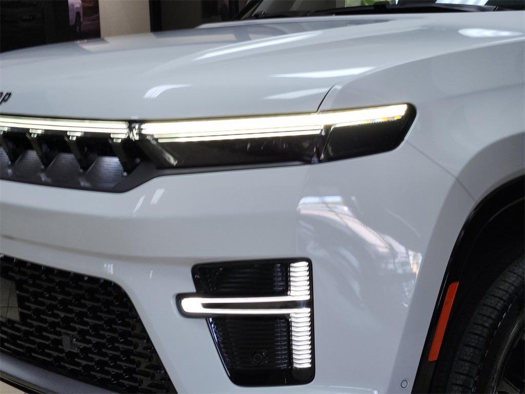 new 2026 Jeep Grand Wagoneer L car, priced at $98,015