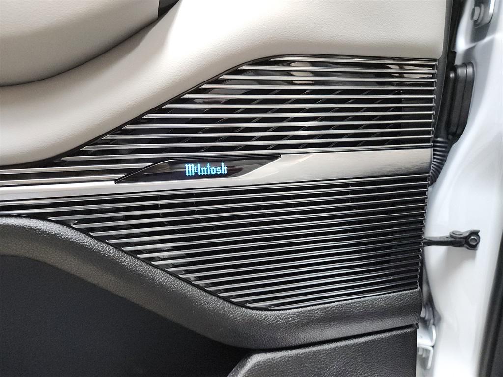 new 2026 Jeep Grand Wagoneer L car, priced at $98,015