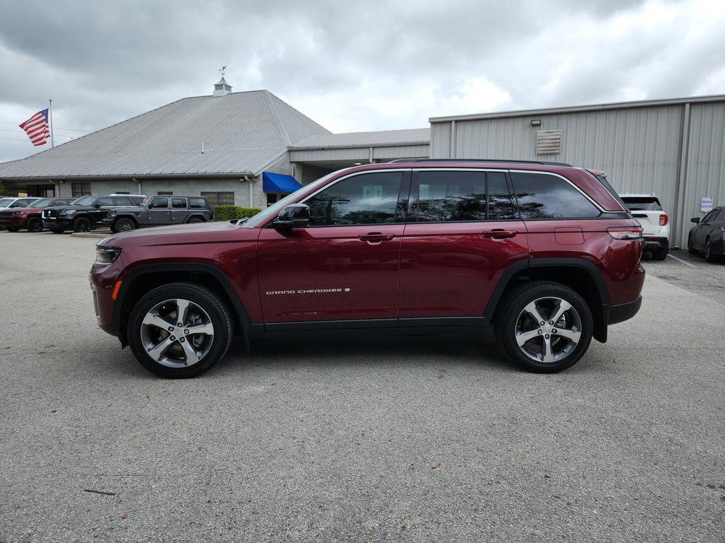 new 2026 Jeep Grand Cherokee car, priced at $44,172