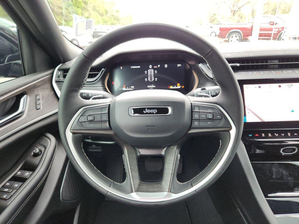 new 2026 Jeep Grand Cherokee car, priced at $44,172