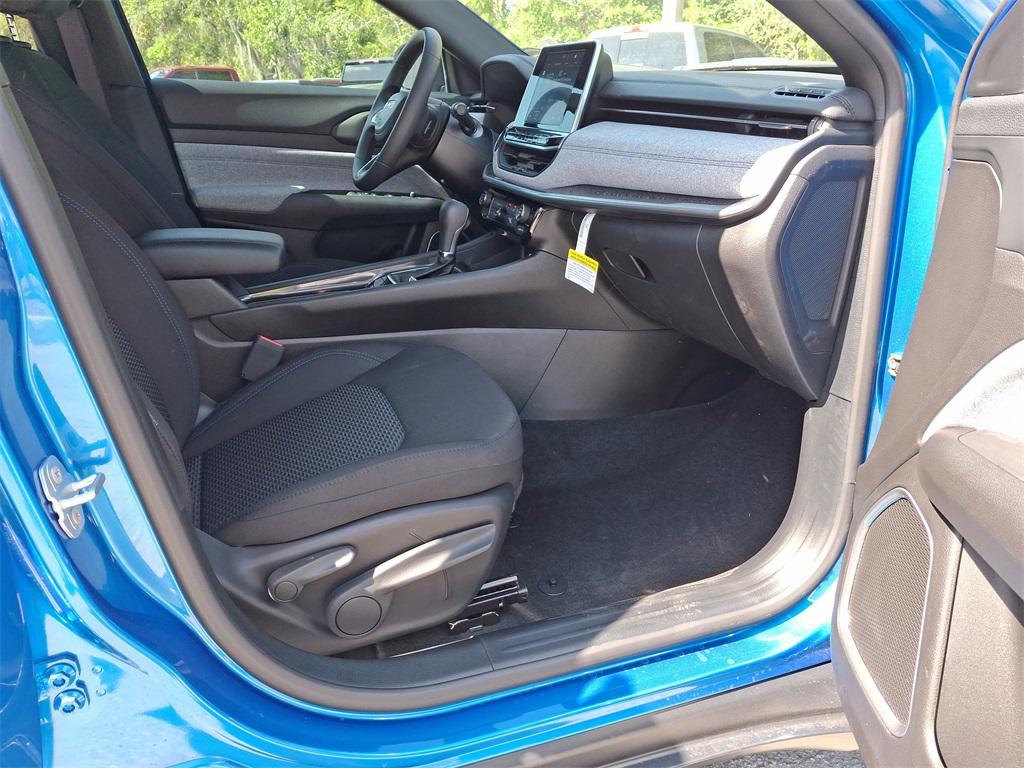 new 2025 Jeep Compass car, priced at $28,654