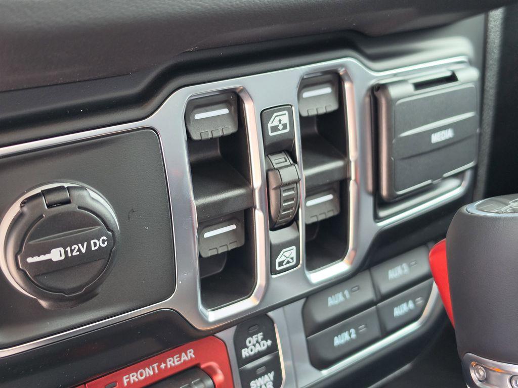 new 2026 Jeep Gladiator car, priced at $54,675