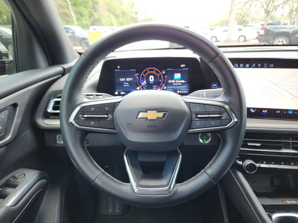 used 2025 Chevrolet Traverse car, priced at $36,491