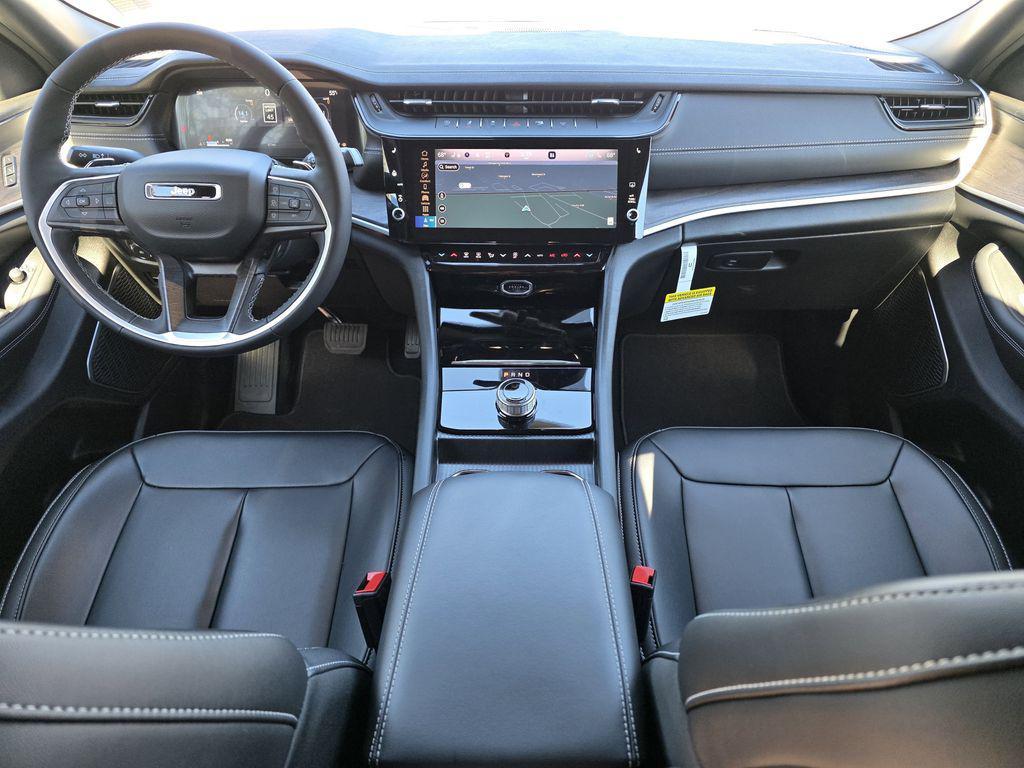 new 2026 Jeep Grand Cherokee car, priced at $48,980