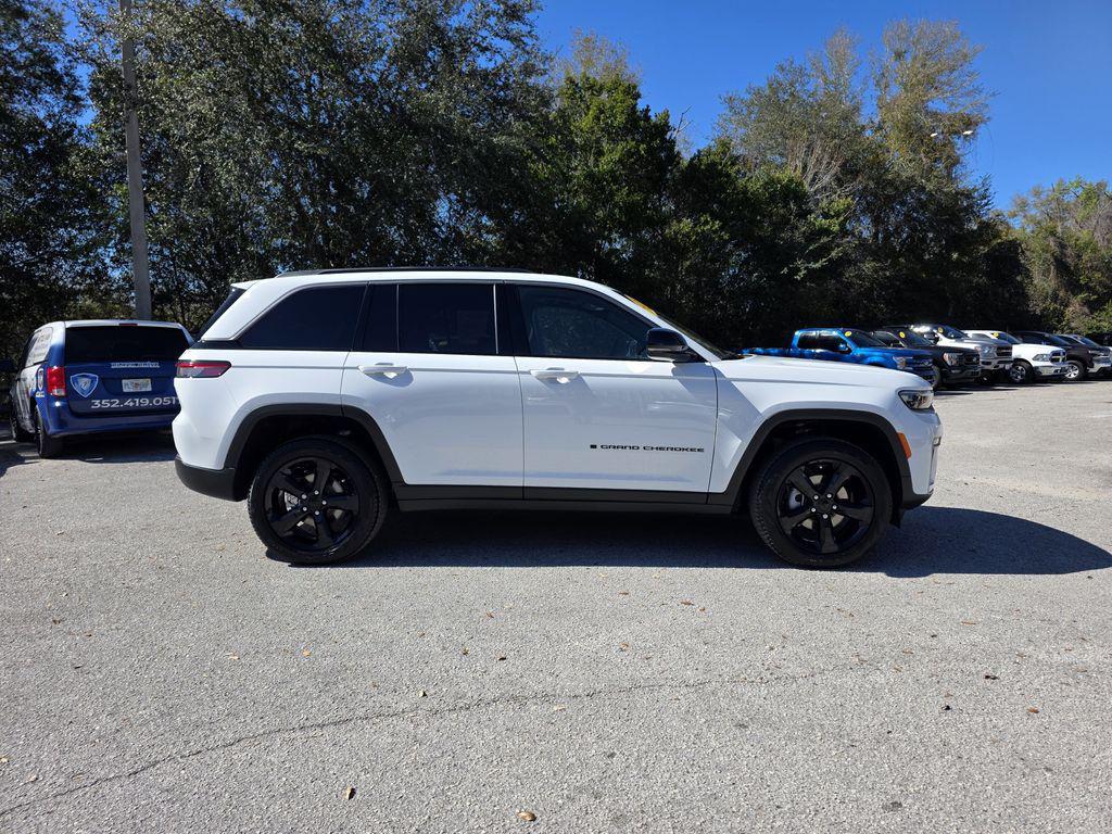 new 2026 Jeep Grand Cherokee car, priced at $48,980