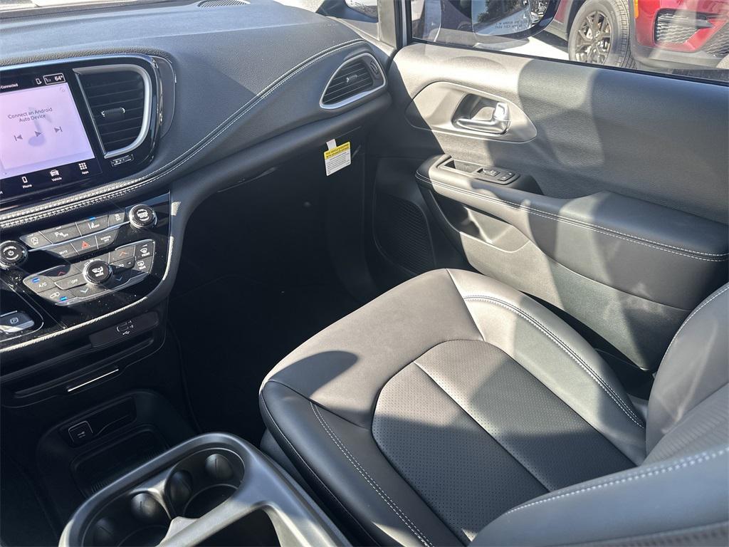 new 2026 Chrysler Pacifica car, priced at $39,823