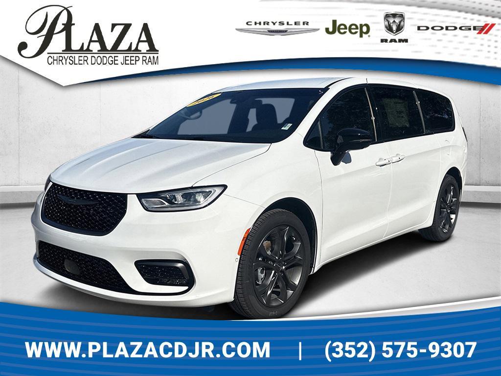 new 2026 Chrysler Pacifica car, priced at $39,823
