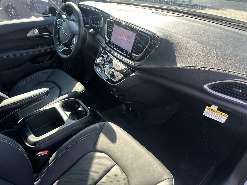 new 2026 Chrysler Pacifica car, priced at $39,823