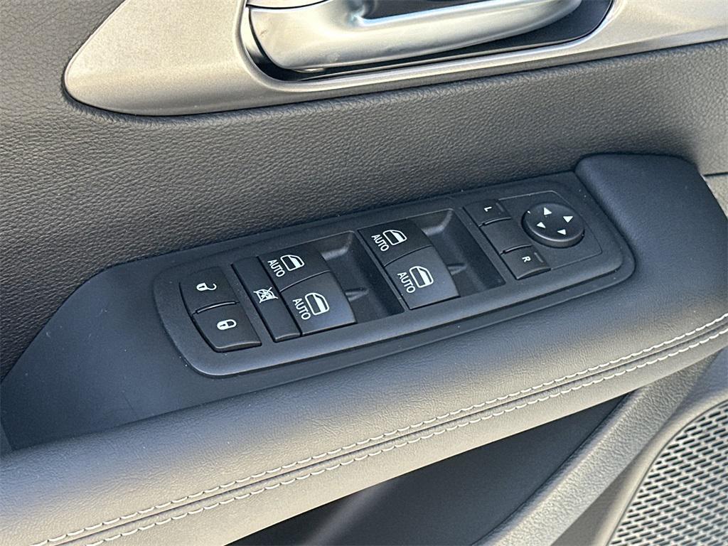 new 2026 Chrysler Pacifica car, priced at $39,823