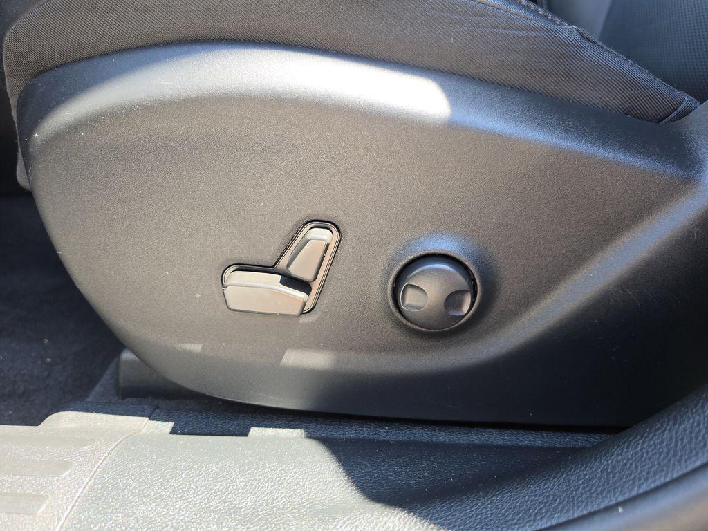 used 2022 Jeep Cherokee car, priced at $23,991
